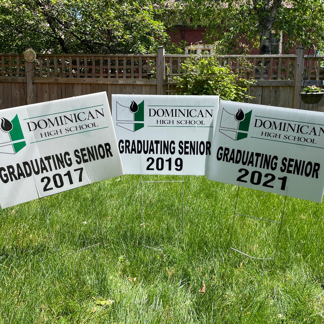3 graduation signs
