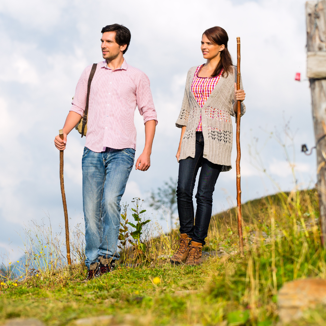 couple on hiking trail