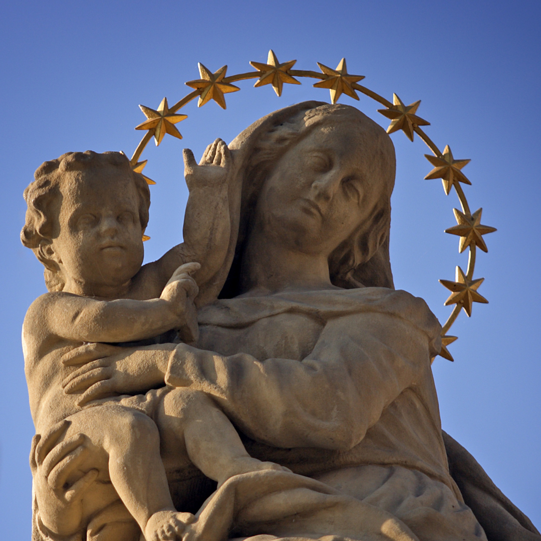 Statue of Mary with baby Jesus