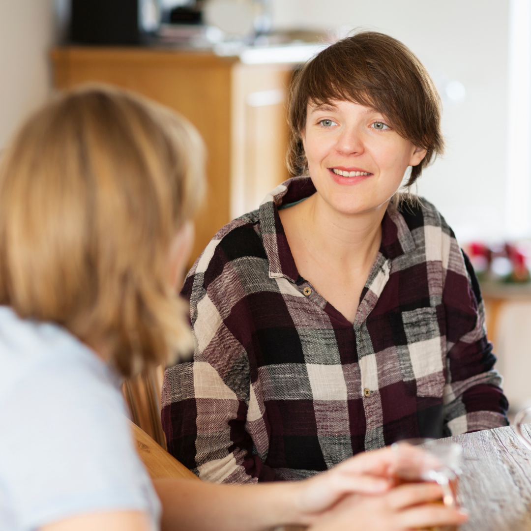 2 women having a conversation