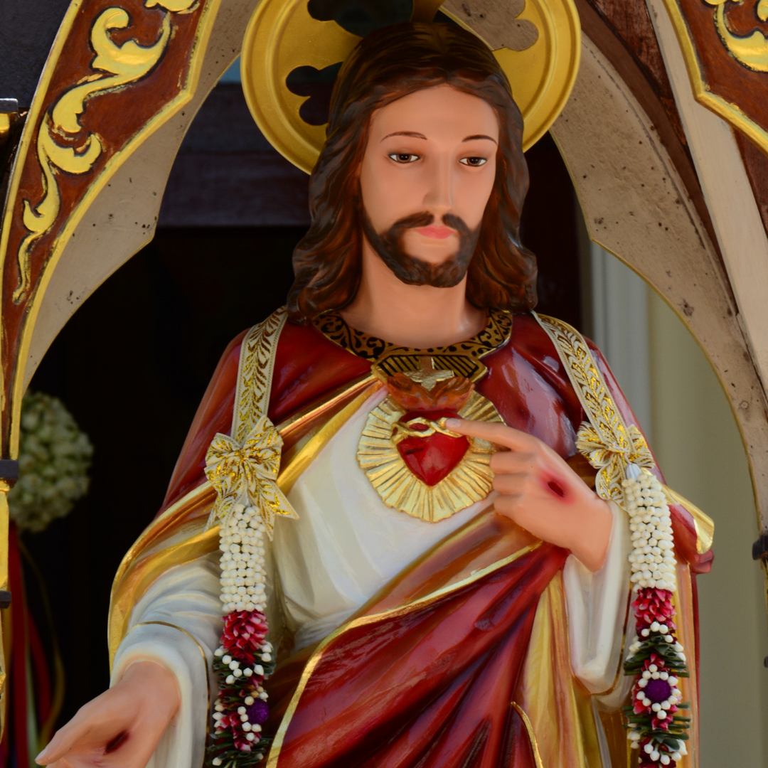 Statue of the Sacred Heart of Jesus
