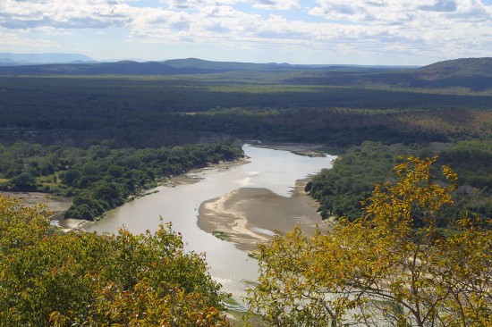 1200px-Luangwa_river02