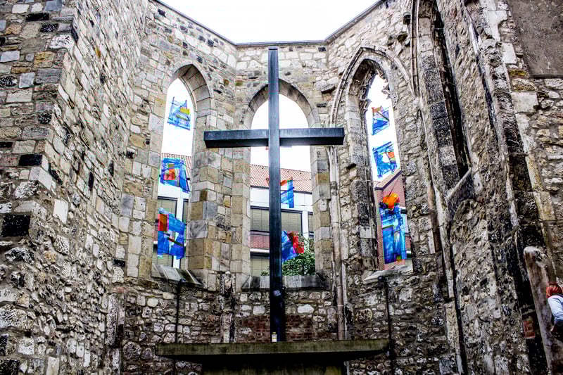 "In the Sign of the Cross" by Ingo (2014) via Flickr, CC-by-SA 2.0.