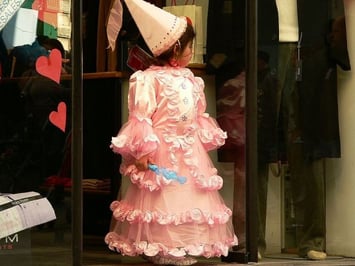 Carnival_in_Valletta_-_Costume_little_Princess