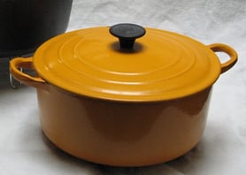 Enameled_Dutch_oven_-_01