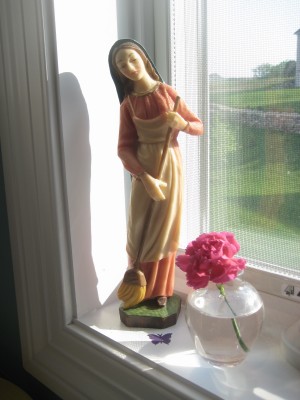 Five Simple Ways to Invite Mary Into Your Heart, Your Home, Your Family