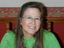 Laura Pearl author headshot