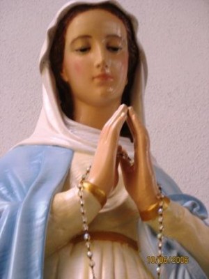 Mary and the Rosary Invite Us to Spread Peace