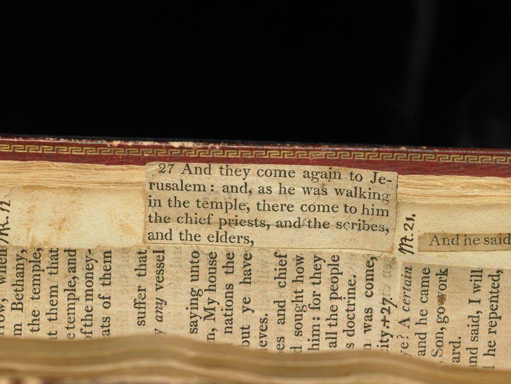 Jefferson Bible Close-up shots of the binding idiosyncrasie (doubled over page ) By Smithsonian National Museum of American History - Smithsonian National Museum of American History, CC0, https://commons.wikimedia.org/w/index.php?curid=17386433