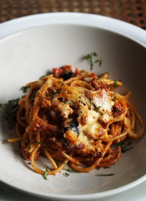 cheesy spaghetti bake