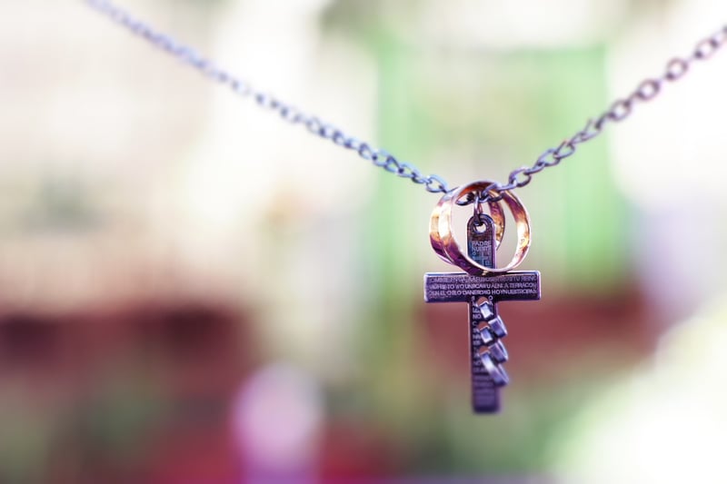 "Does intercessory prayer really help strengthen a marriage?" by Marlon De La Torre (CatholicMom.com)