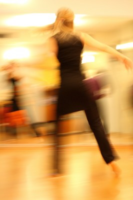 dancing-273875_1920