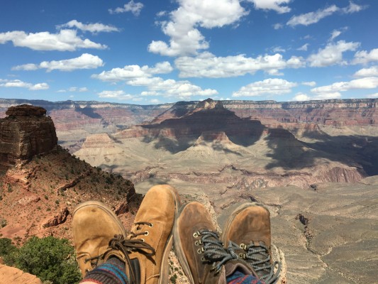 feet-over-cedar-ridge