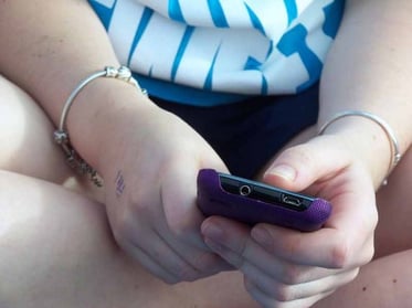 girl texting