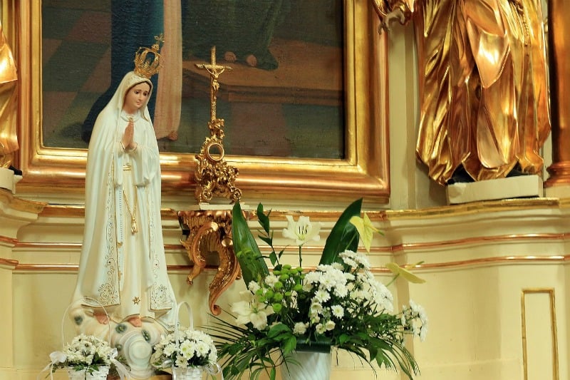 "The Hem of Her Garment" (CatholicMom.com)
