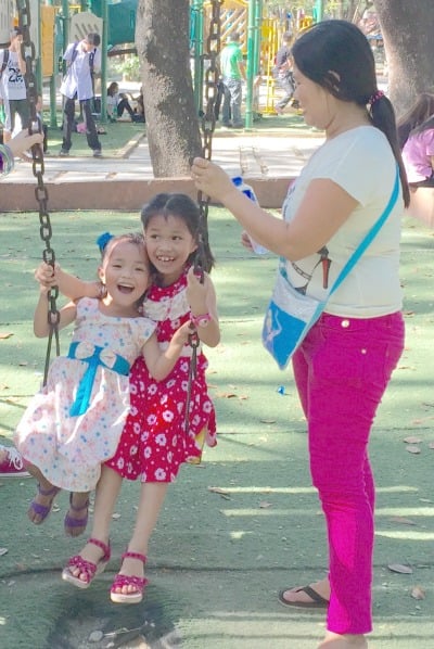 Jackilyn and Jadeline with their mom, Loregene.