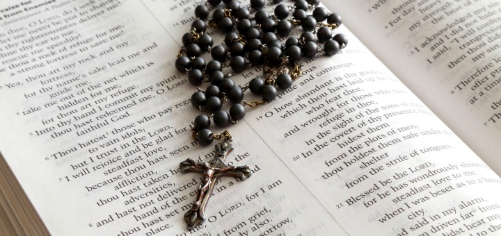 Rosary_on_bible_red by jclk8888 (2013) via Morguefile.
