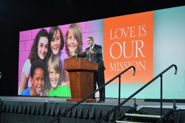 Scott Hahn, the man who most influenced Roxane’s full orientation to the Catholic faith in her early 20s, gives a keynote at the WMF2015. Copyright 2015 Roxane Salonen. All rights reserved.