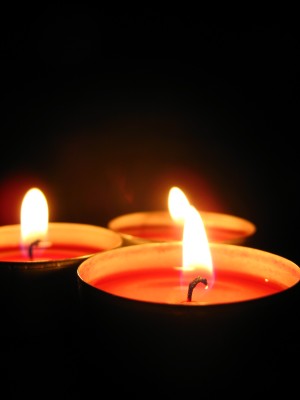 third week of advent joy candle