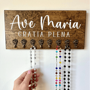 TheCozyCatholicLife Rosary hanger CGG