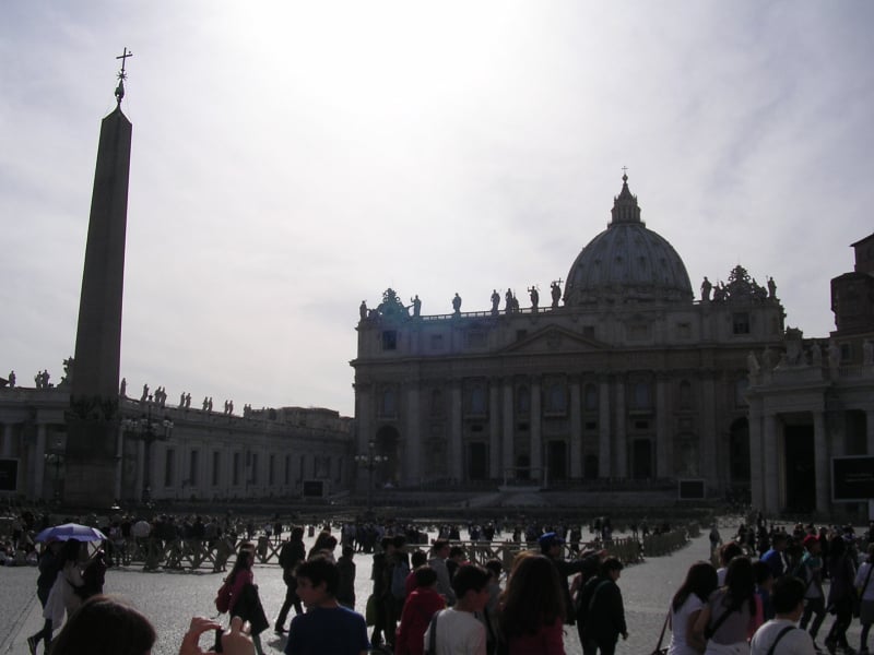 Basilica-and-colonnade-Willen