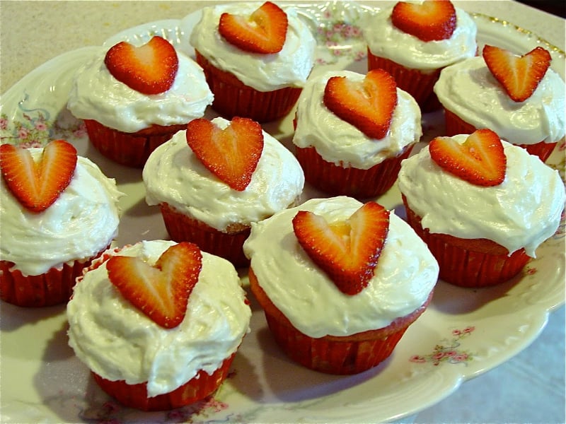 sacred-heart-cupcakes-1